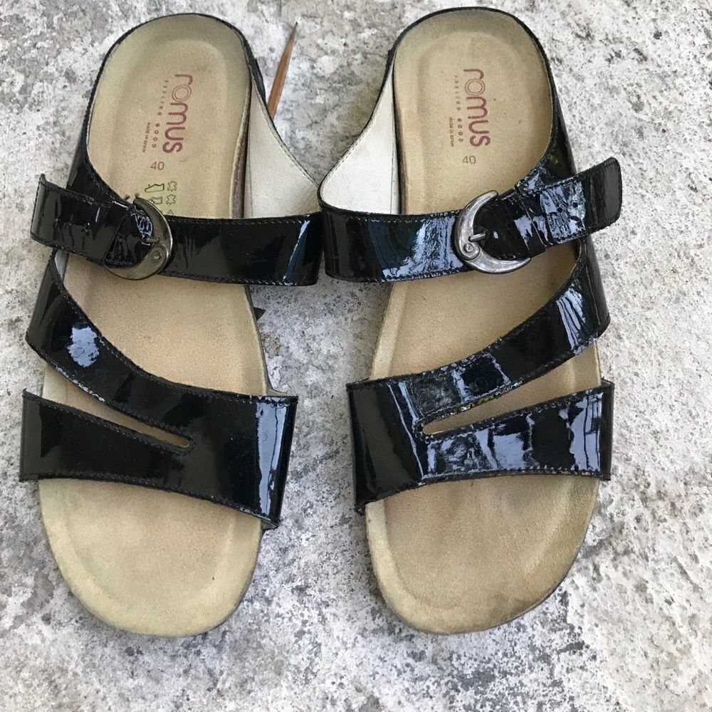 Romus  Sandals